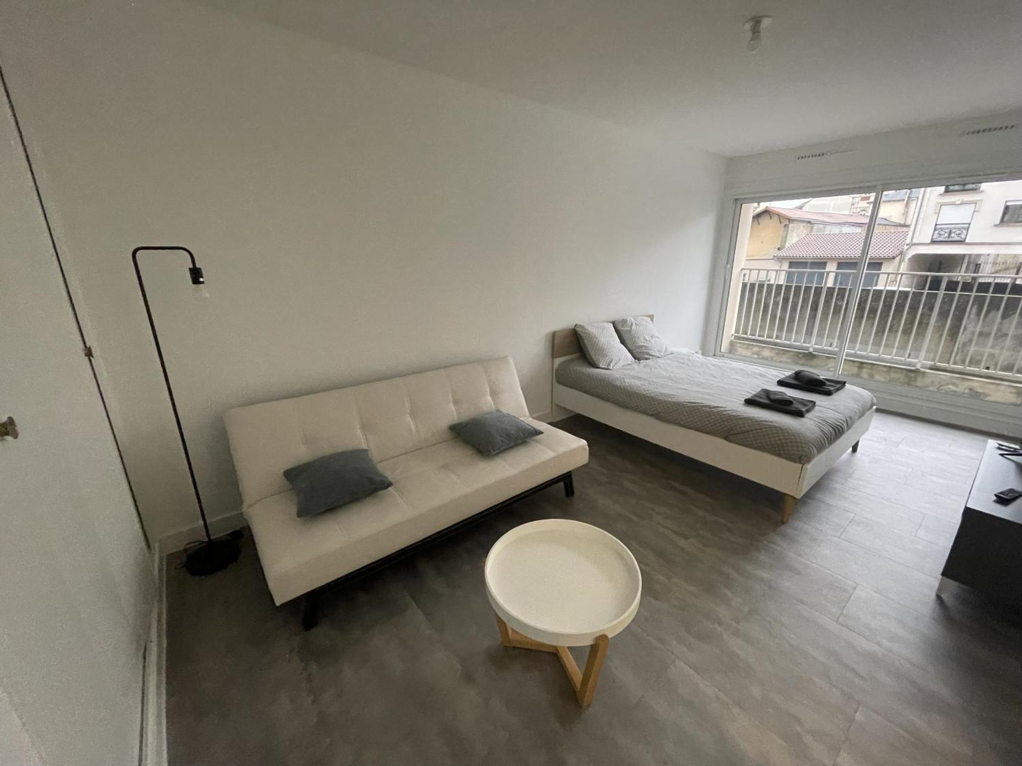 Logement Neuf A Proximite Du Centre Ville Avec Parking Limoges Exteriér fotografie